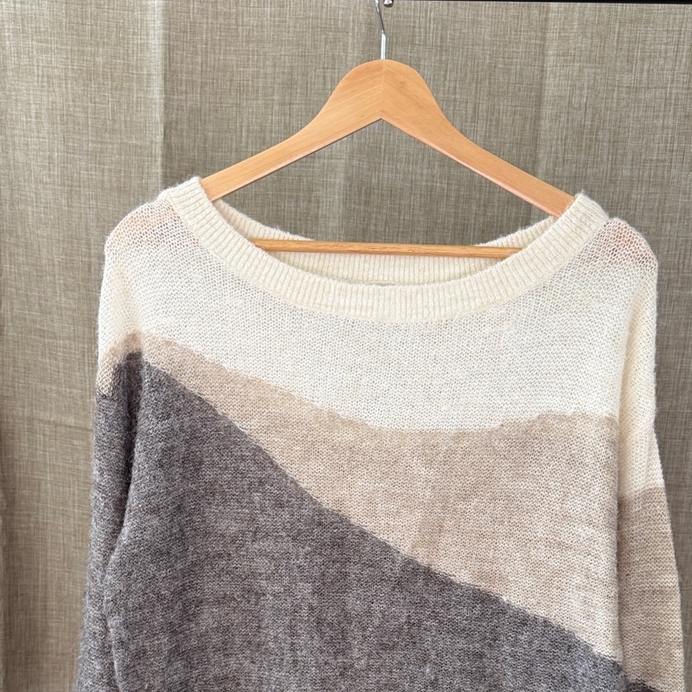 Old Navy Colorblock Cozy Sweater | Size S | Neutral Taupe & Cream - Picture 3 of 9